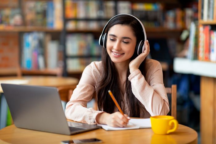 Học thêm từ vựng mới mỗi ngày giúp bạn cải thiện điểm Listening IELTS